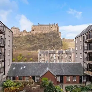One Bedroom Websters Land Flat - Grassmarket Apartment