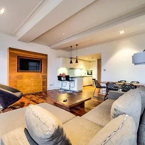 Sumptuous 2br Next To Castle! Apartment
