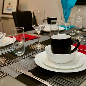 Aqua Dreams - Serviced Luxury Modern Centre 2 Bed Belfast